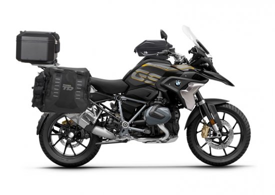 Set of SHAD TERRA TR40 adventure saddlebags and SHAD TERRA aluminium top case TR55 PURE BLACK, including mounting kit SHAD BMW R1200/R1250GS ADVENTURE